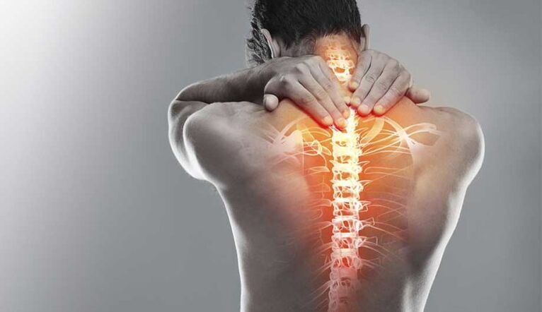 Ernstige pijn in het midden van de rug - een teken van beschadiging van de wervelkolom